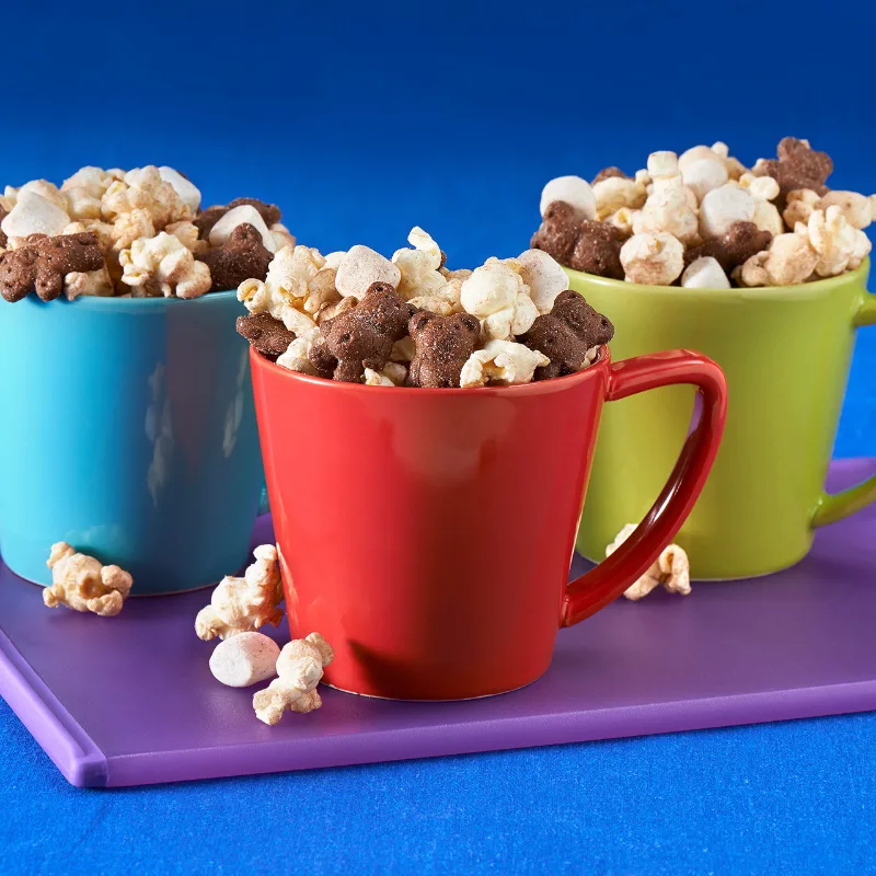 Movie mugs with Teddy Grahams