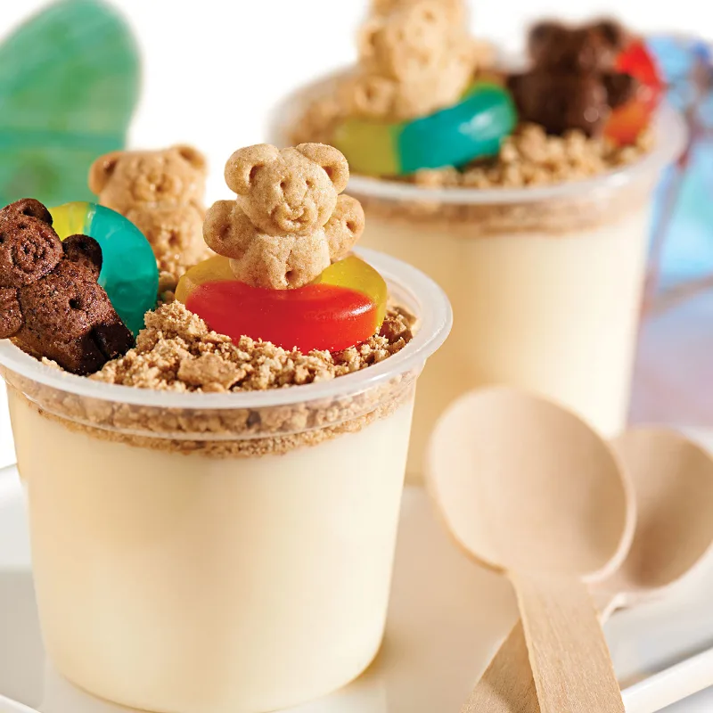 Pudding cups with Teddy Grahams