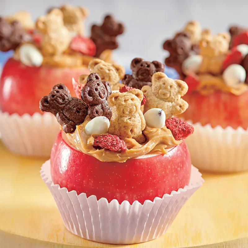 Apple boat with Teddy Grahams